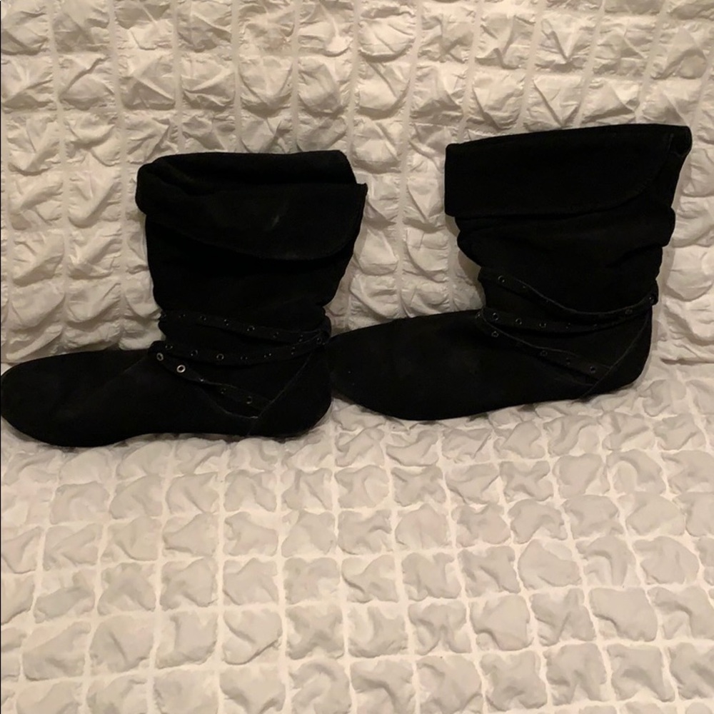 Black slouch boots